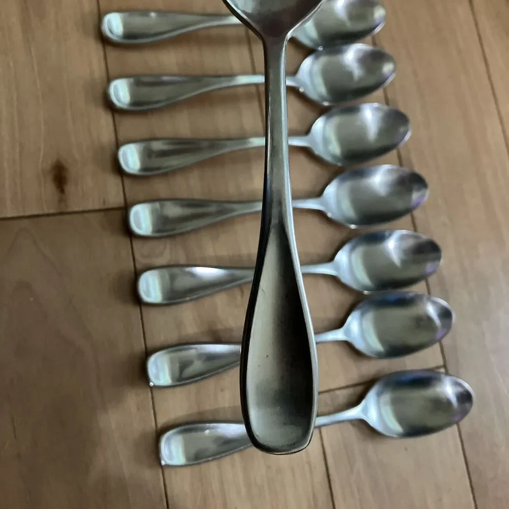 Oneida VOSS Glossy 8 Oval Soup Place Spoons & 2 Teaspoons Stainless Flatware Lot